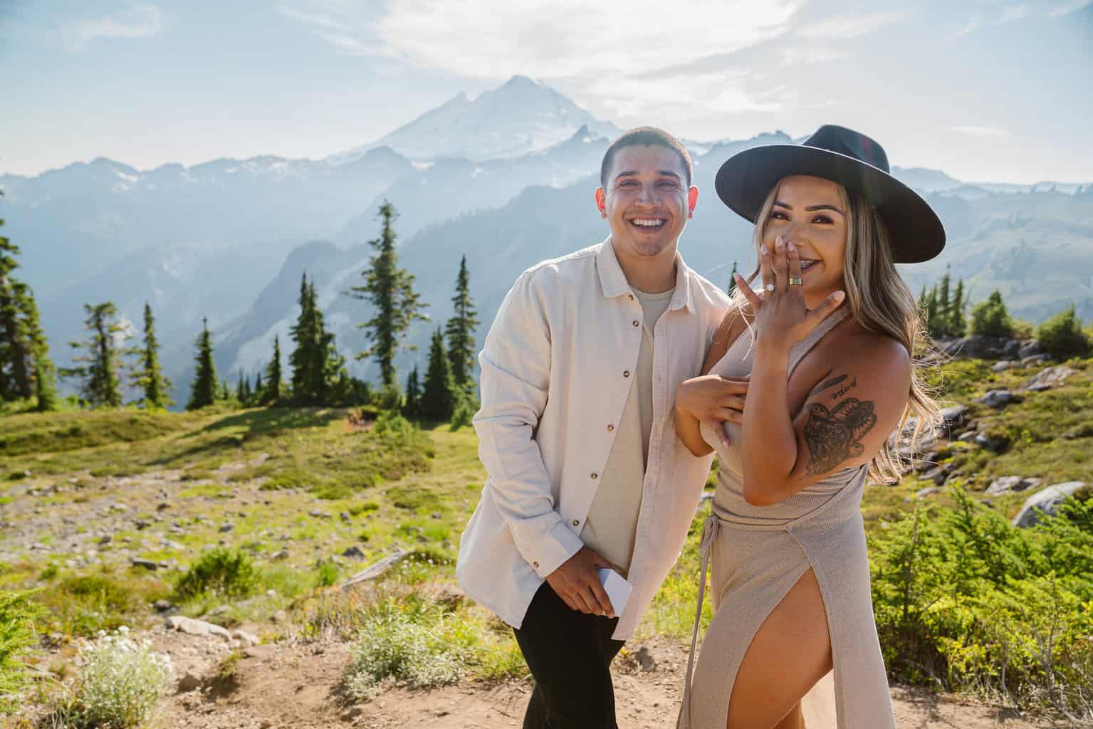 Woman says yes to proposal at Artist Point in Washington