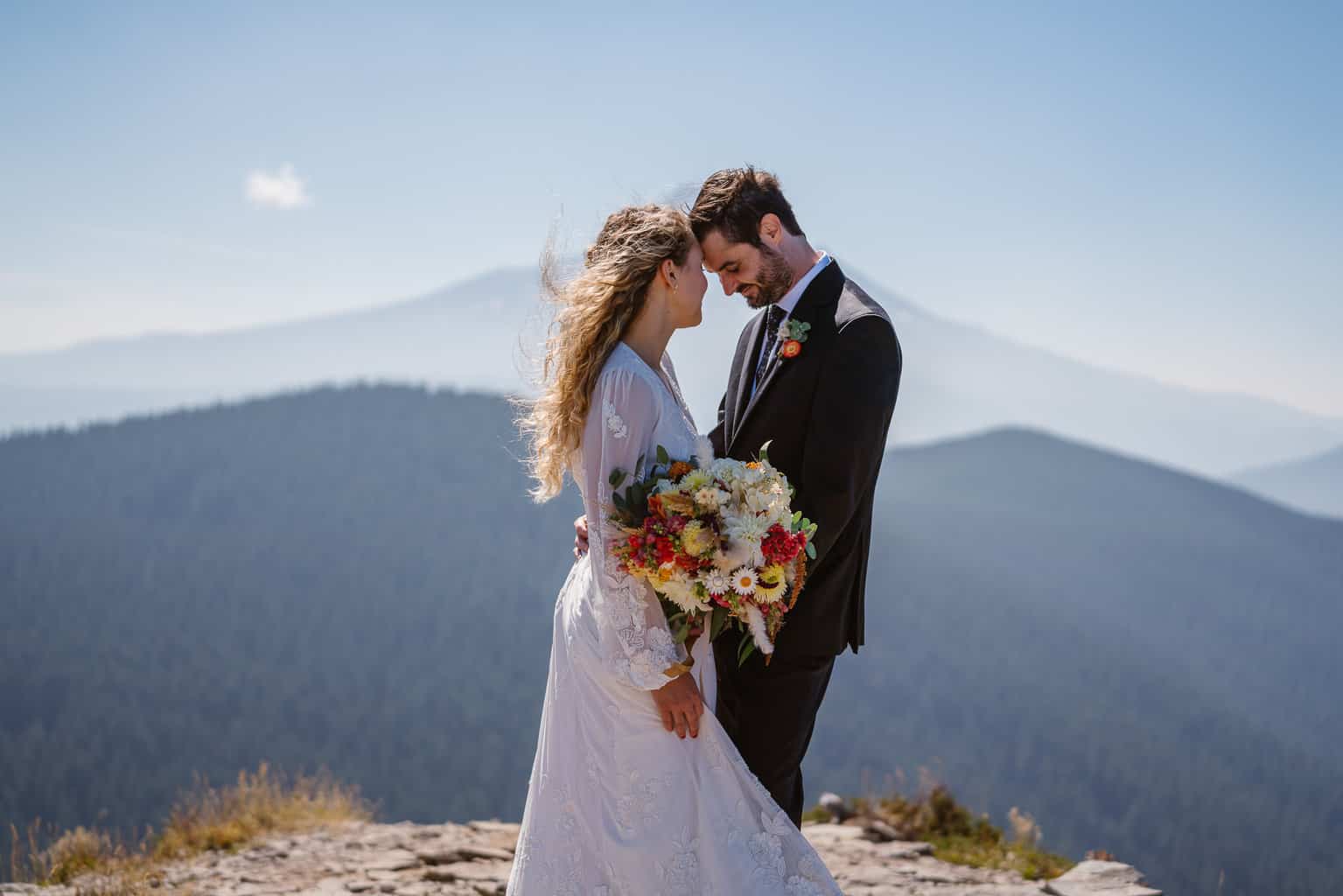 How to elope in Oregon at Mount Hood with Outshined Photography